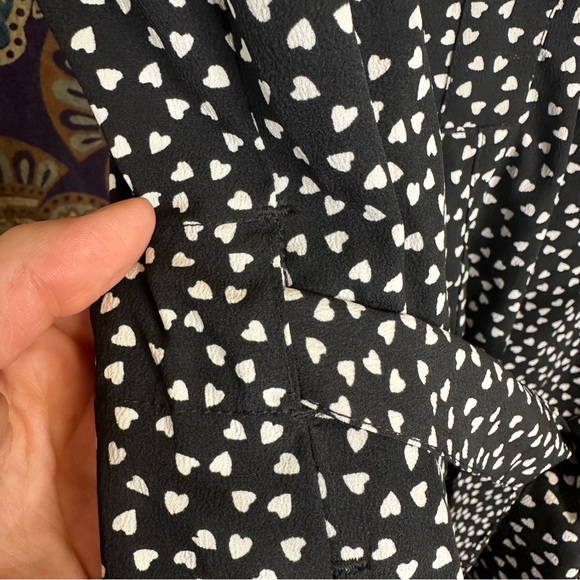 🦋5/20$🦋 Volcom heart patterned romper - Picture 6 of 11